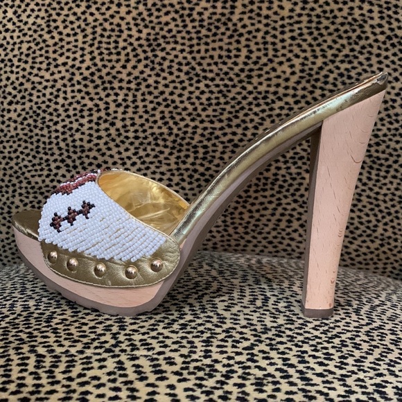 BCBGIRLS Metallic sandals w/bead detail Size 8 - Picture 3 of 16